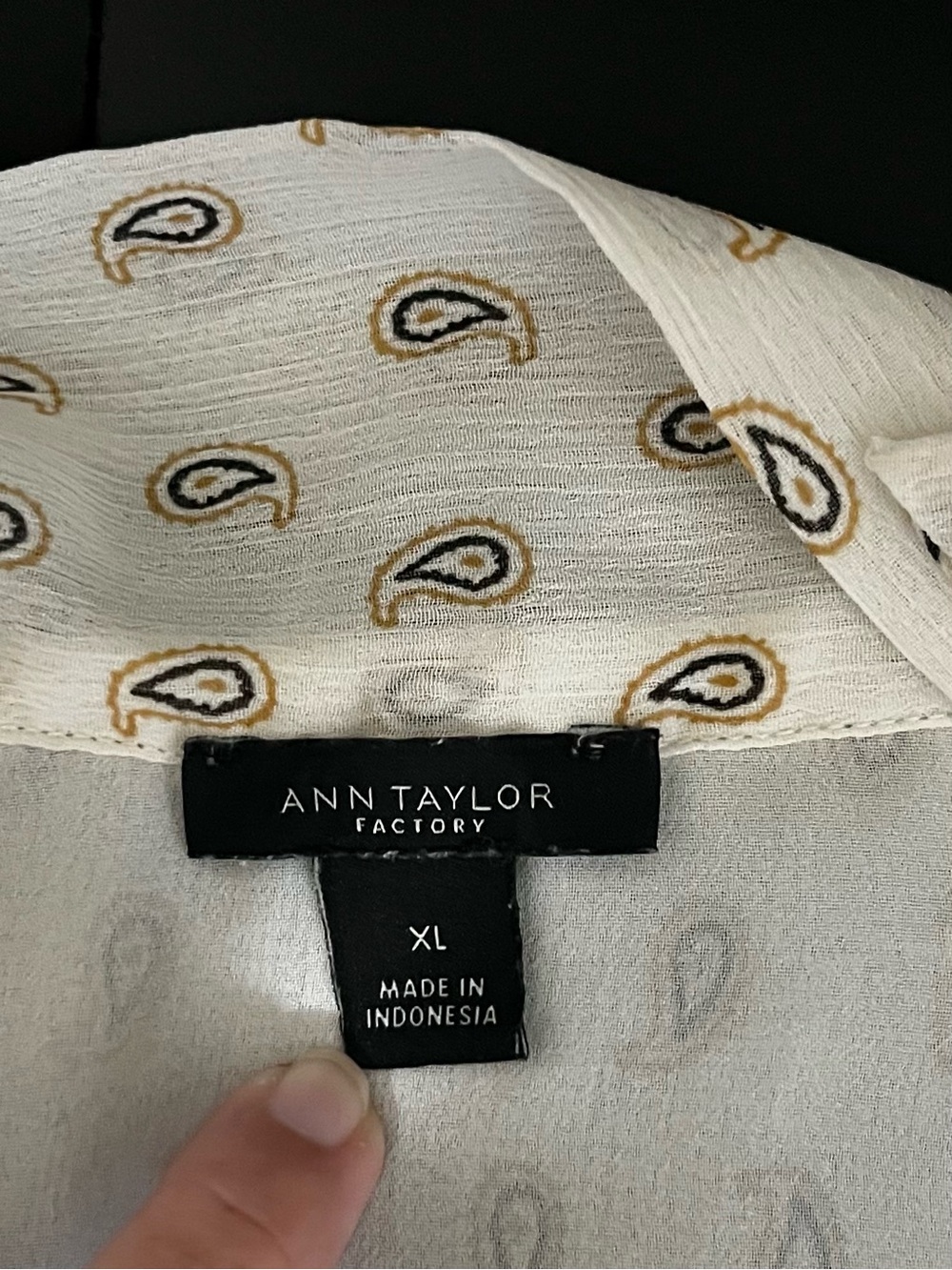 Ann Taylor Cream Paisley Tie-Neck Blouse - Picture 7 of 9